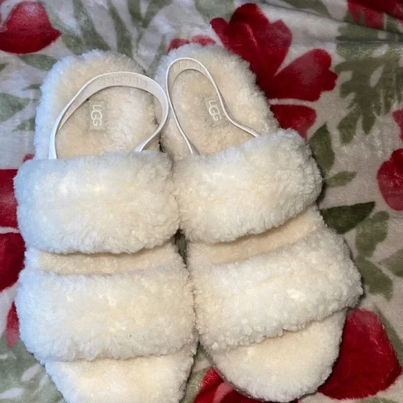 UGG platform Oh Fluffitas size 10 white fuzzy slipper - Picture 1 of 7